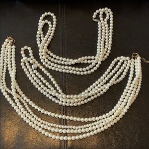 Assorted costume pearls.